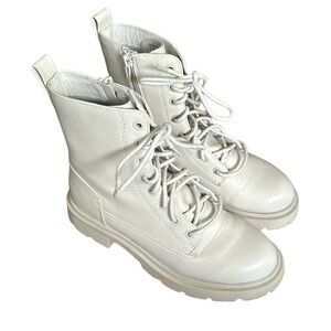 No boundaries gray cream lace up boots size 6.5